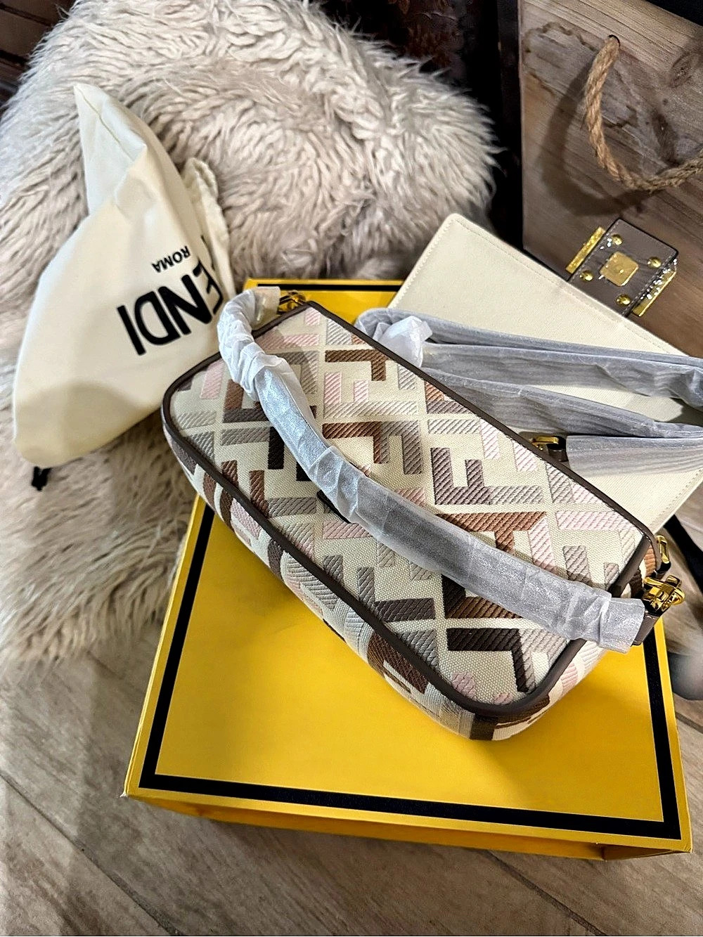 Inspired brand  Geometric Crossbody/shoulder in White & Brown NWT